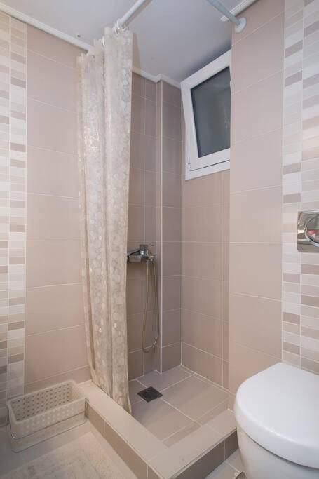 Top-Rated 1-Bedroom Apartment In The Heart Of אתונה מראה חיצוני תמונה